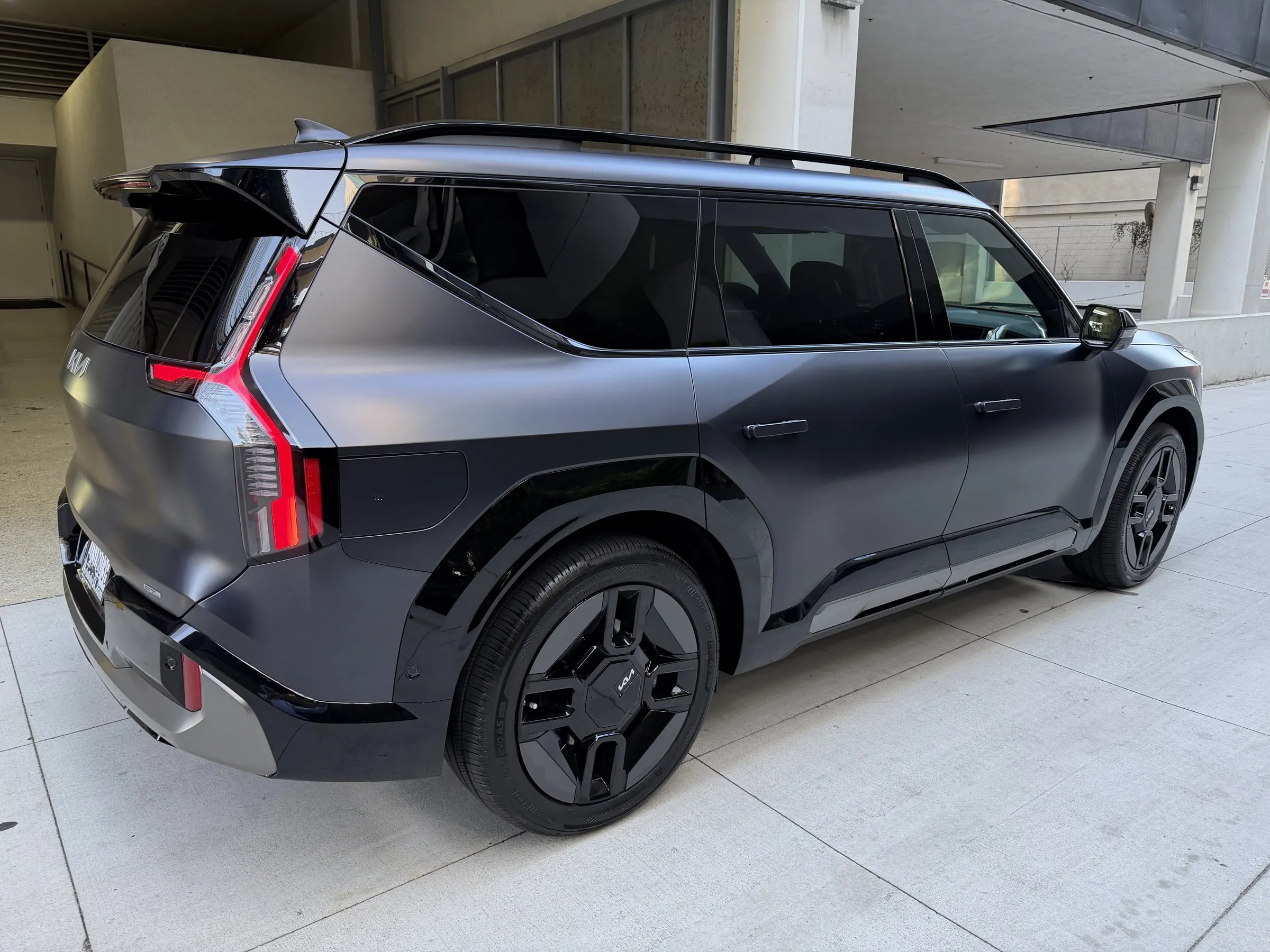 Kia EV9, side view, delivered by AutoBahn Sales & Leasing