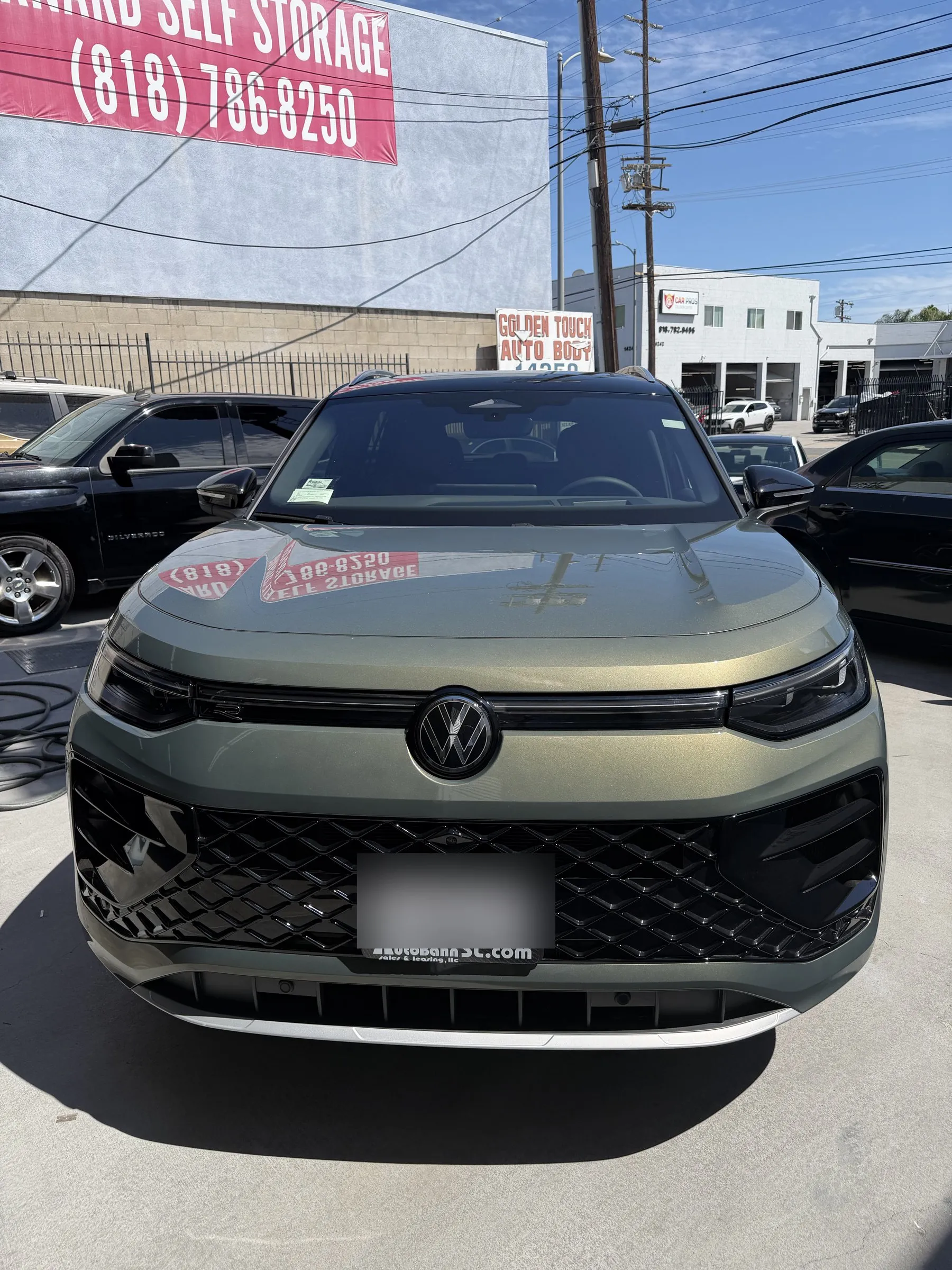 Volkswagen Tiguan, front view, delivered by AutoBahn Sales & Leasing